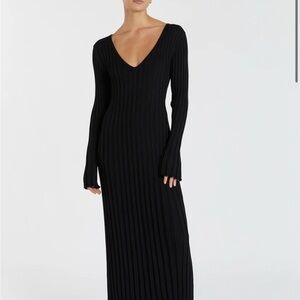 Elegant Black Ribbed Knit Dress
